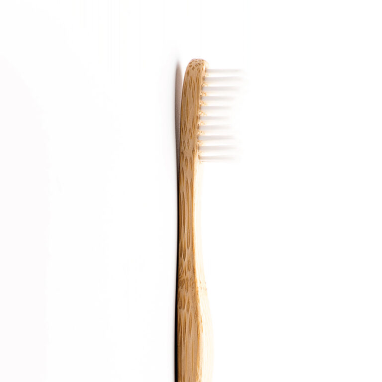 Tandborste av bambu. vit - Bild 3
